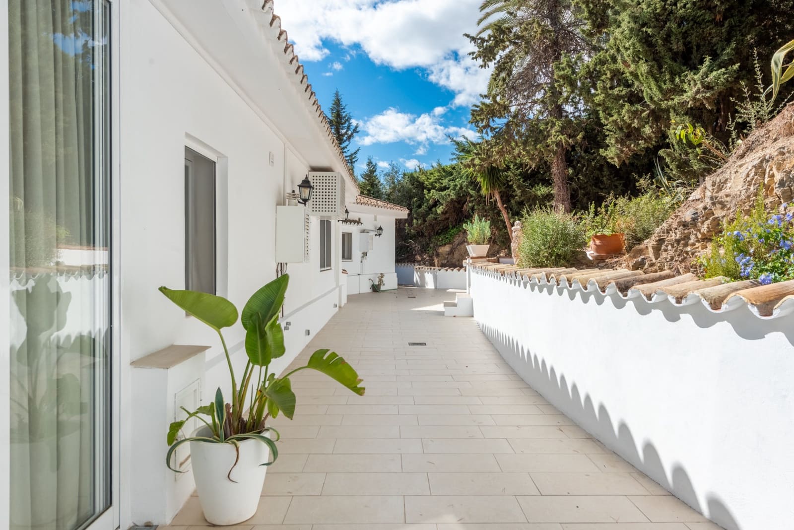 4 sovrum Villa till salu i Mijas Costa med pool garage - 1 795 000 € (Ref: 9356514)