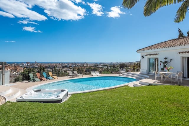 4 sovrum Villa till salu i Mijas Costa, Mijas med pool garage - 1 795 000 € (Ref: 9356514)