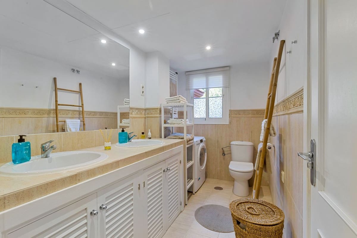 2 sovrum Takvåning till salu i Fuengirola med pool garage - 459 000 € (Ref: 9360682)