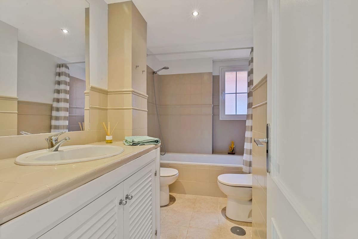 2 sovrum Takvåning till salu i Fuengirola med pool garage - 459 000 € (Ref: 9360682)