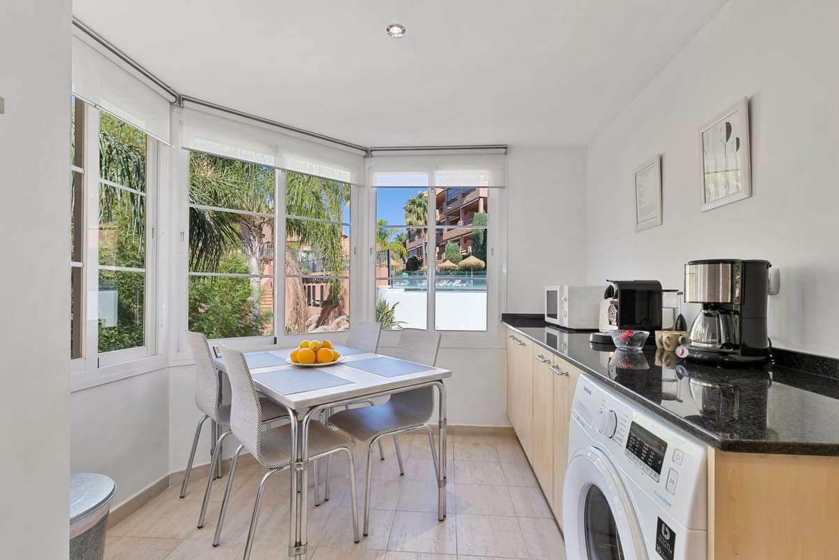 2 sovrum Takvåning till salu i Fuengirola med pool garage - 459 000 € (Ref: 9360682)