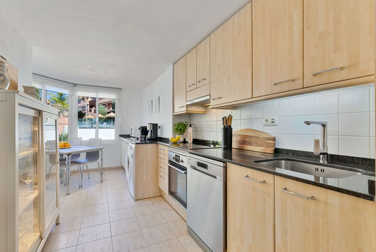 2 sovrum Takvåning till salu i Fuengirola med pool garage - 459 000 € (Ref: 9360682)