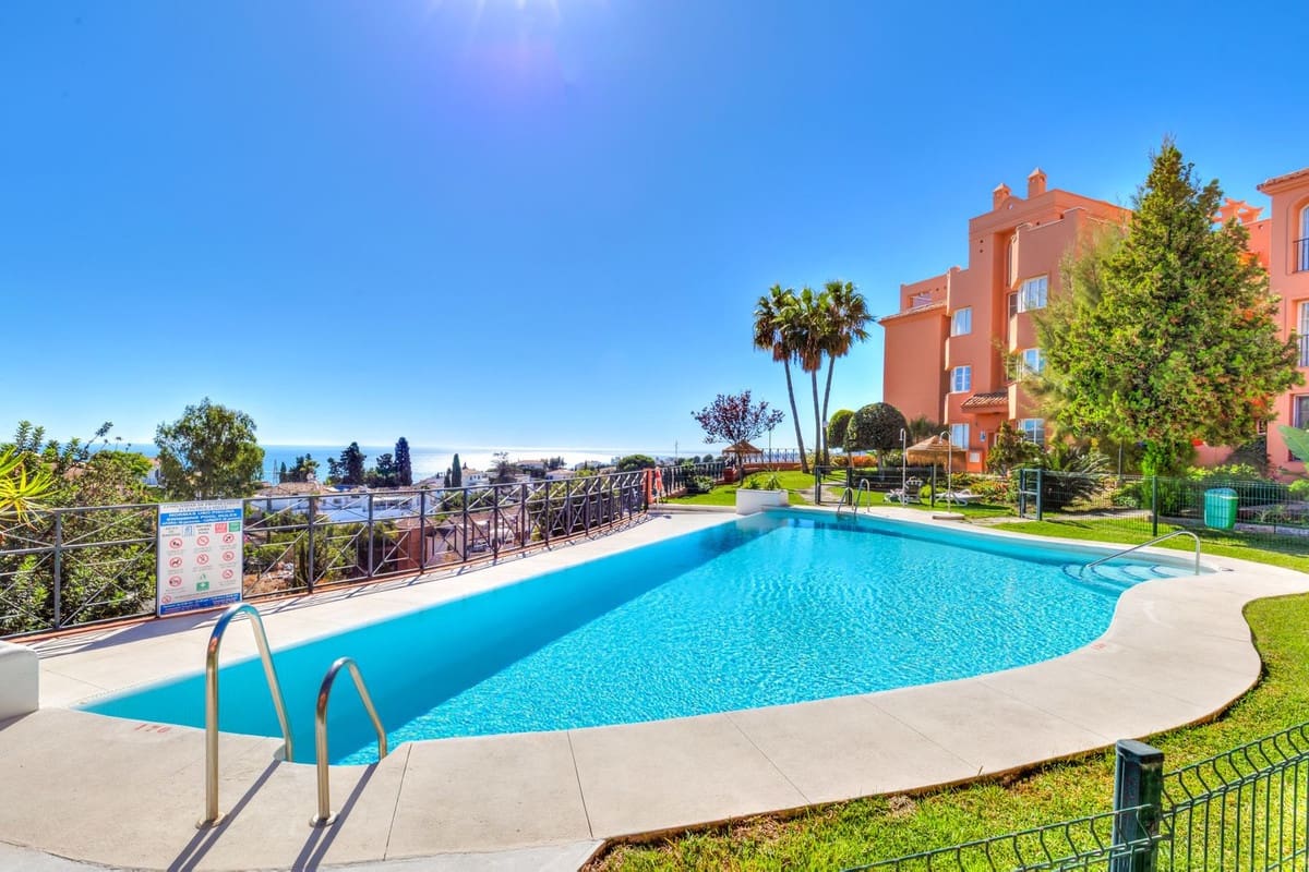 2 sovrum Takvåning till salu i Fuengirola med pool garage - 459 000 € (Ref: 9360682)