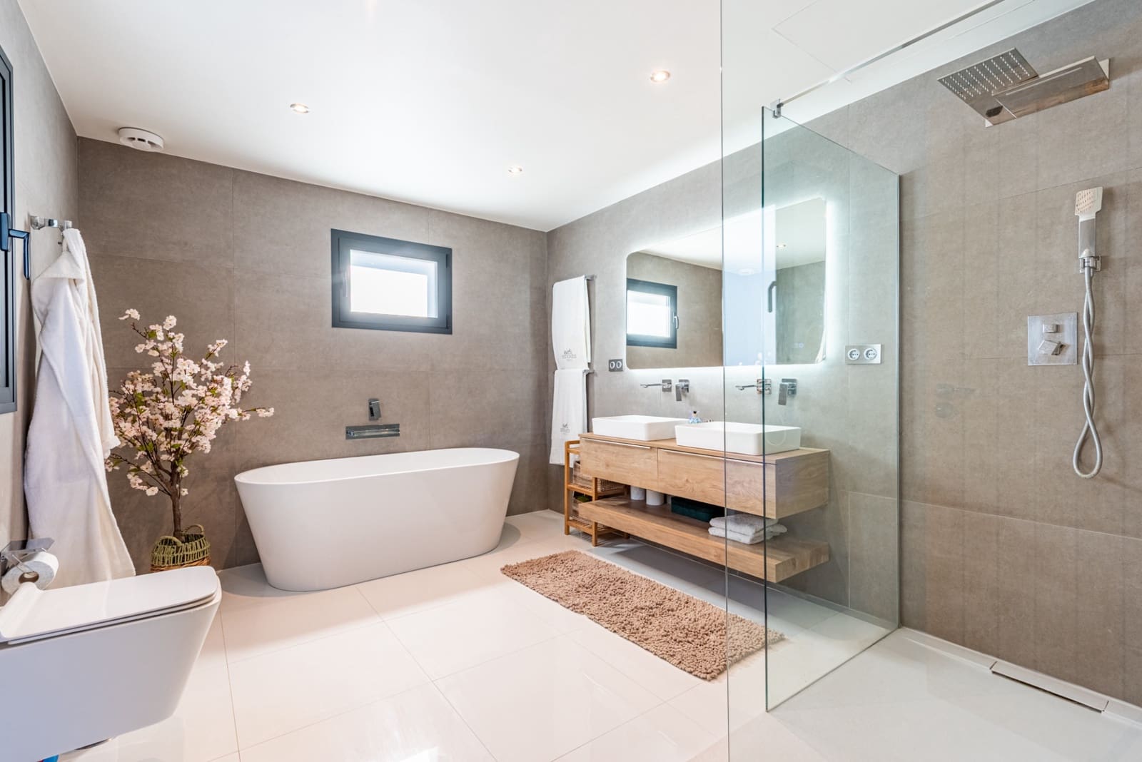 4 bedroom Villa for sale in Mijas Costa with pool garage - € 2,395,000 (Ref: 9417540)