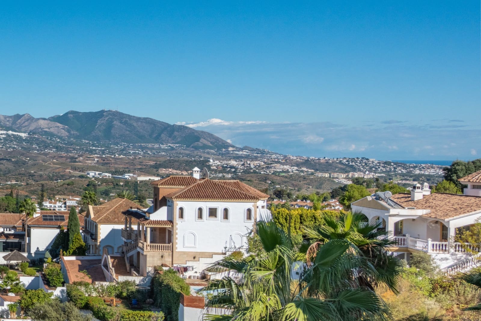 4 bedroom Villa for sale in Mijas Costa with pool garage - € 2,395,000 (Ref: 9417540)
