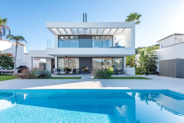 3 soverom Villa til salgs i Mijas Costa, Mijas med svømmebasseng garasje - € 1 895 000 (Ref: 9421668)