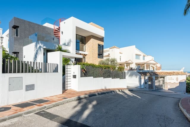 3 soverom Villa til salgs i Mijas Costa, Mijas med svømmebasseng garasje - € 1 895 000 (Ref: 9421668)