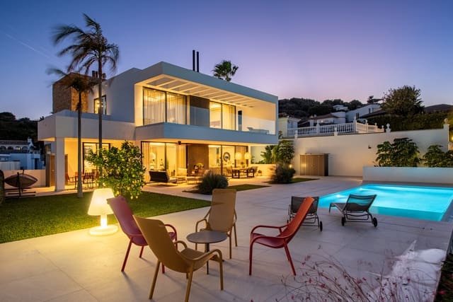 3 soverom Villa til salgs i Mijas Costa, Mijas med svømmebasseng garasje - € 1 895 000 (Ref: 9421668)