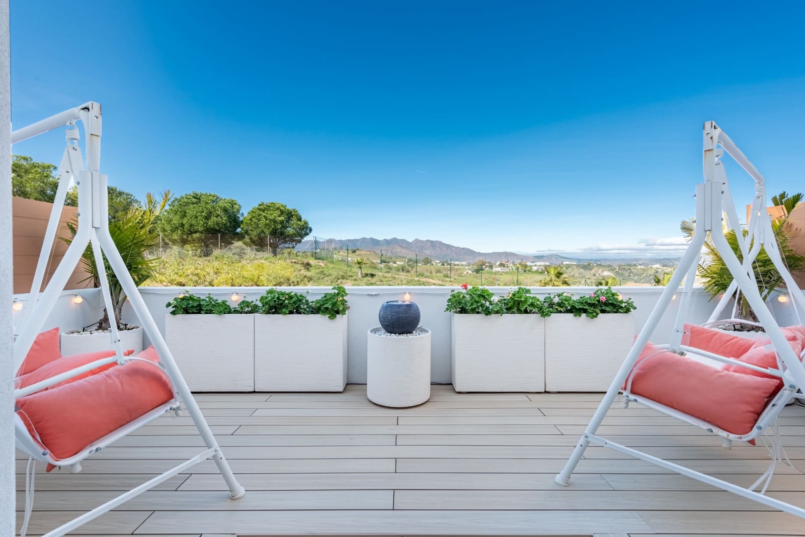 Ático de 2 habitaciones en La Cala de Mijas en venta con piscina garaje - 995.000 € (Ref: 9444772)