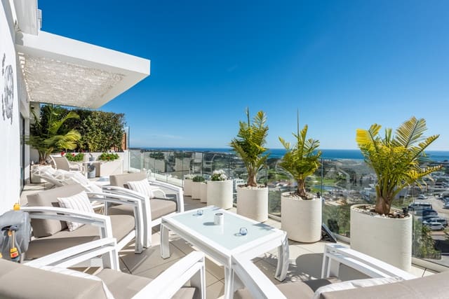 2 quarto Penthouse para venda em La Cala de Mijas, Mijas com piscina garagem - 995 000 € (Ref: 9444772)