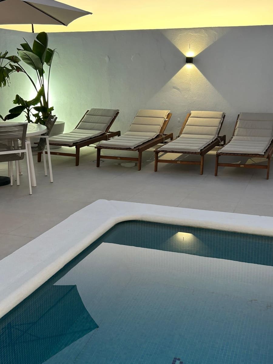 Ático de 2 habitaciones en Fuengirola en venta con piscina - 1.049.000 € (Ref: 9447186)