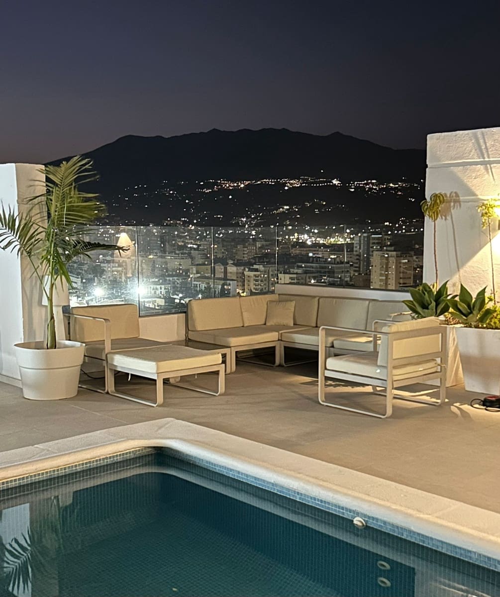 Ático de 2 habitaciones en Fuengirola en venta con piscina - 1.049.000 € (Ref: 9447186)