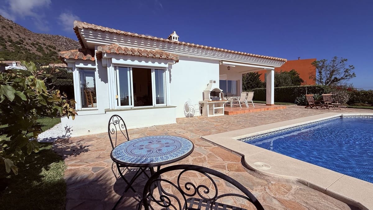 3 bedroom Villa for sale in Benalmadena with pool garage - € 1,800,000 (Ref: 9489962)