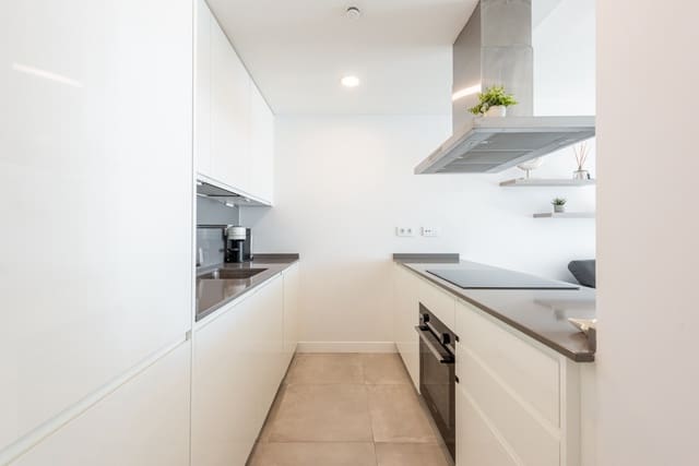 2 soveværelse Lejlighed til salg i El Higuerón, Fuengirola med swimmingpool - € 595.000 (Ref: 9503251)