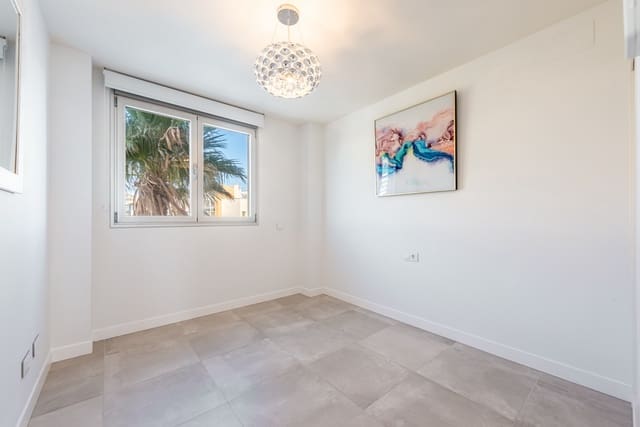 2 soveværelse Lejlighed til salg i El Higuerón, Fuengirola med swimmingpool - € 595.000 (Ref: 9503251)