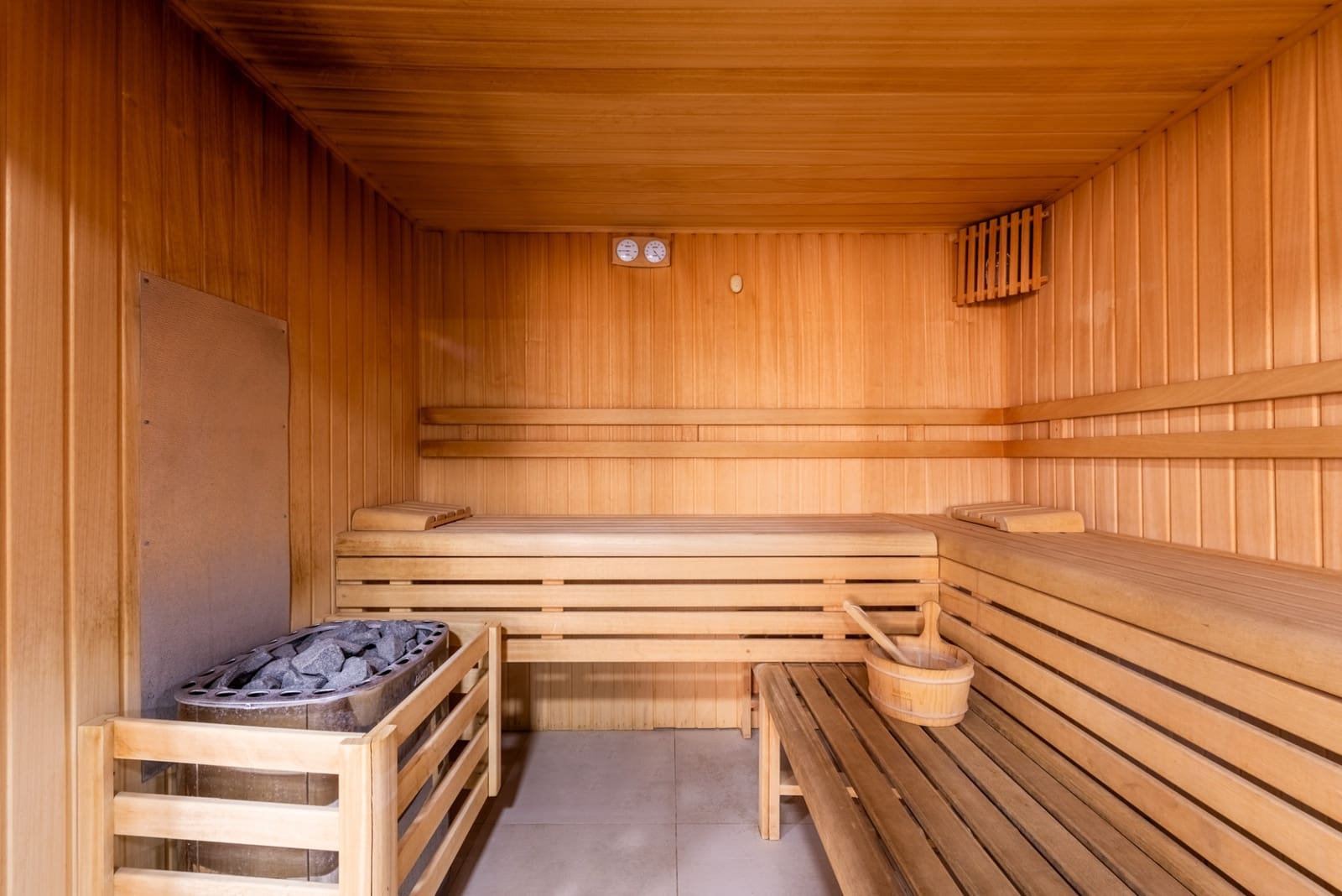 2 soveværelse Lejlighed til salg i Fuengirola med swimmingpool - € 595.000 (Ref: 9503251)