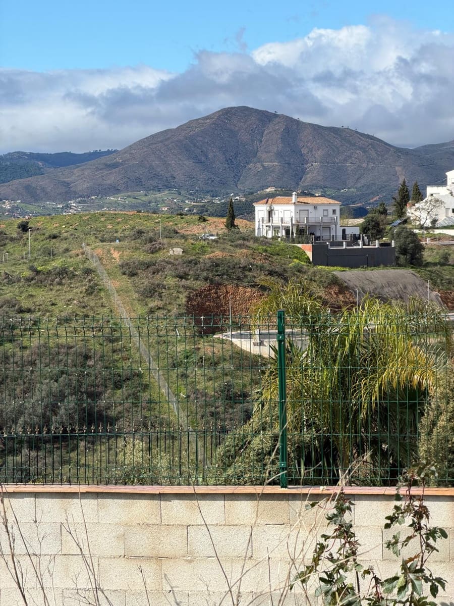 Building Plot for sale in Mijas - € 250,000 (Ref: 9610112)