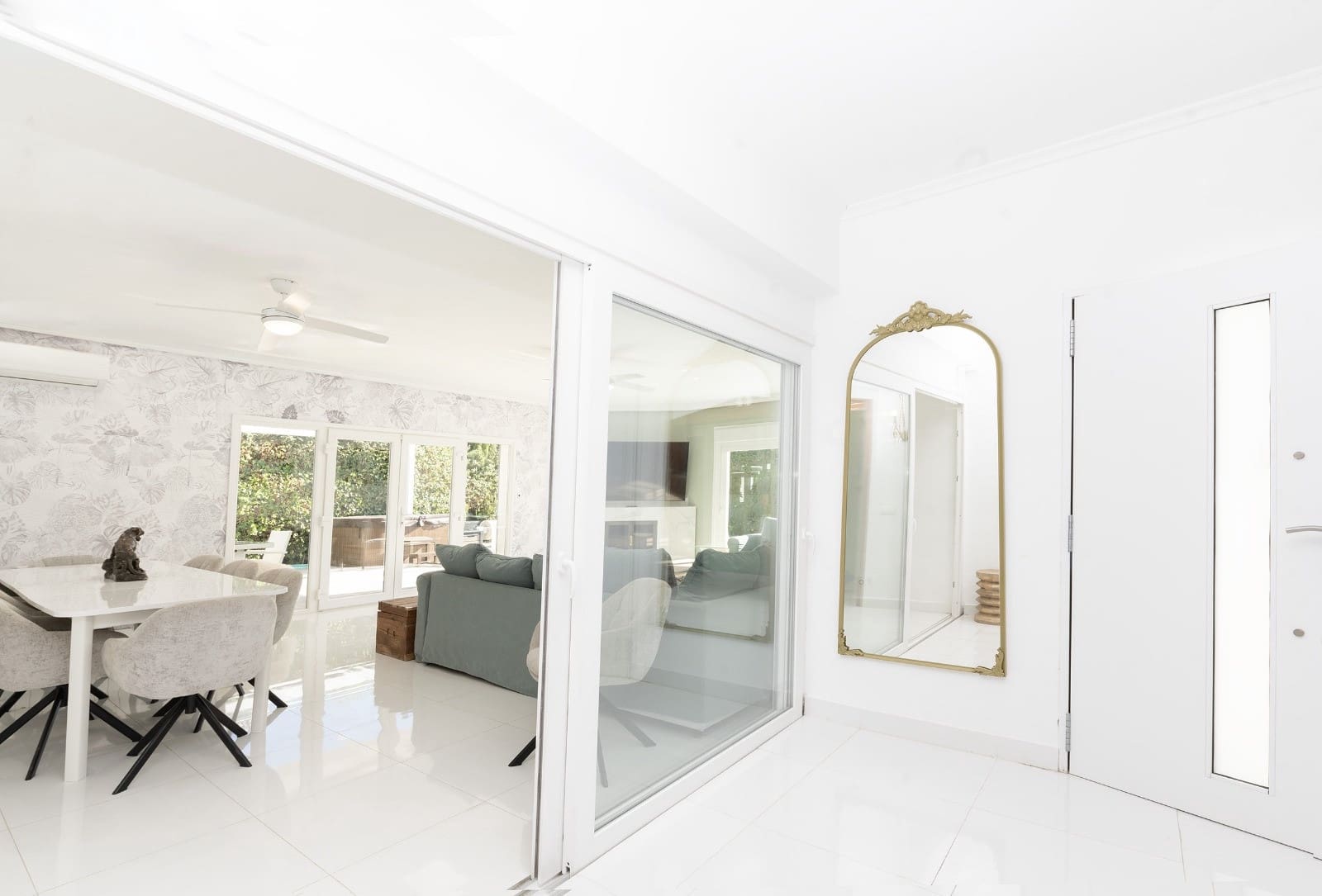 6 soveværelse Villa til salg i Benalmadena Costa med swimmingpool garage - € 1.395.000 (Ref: 9614082)