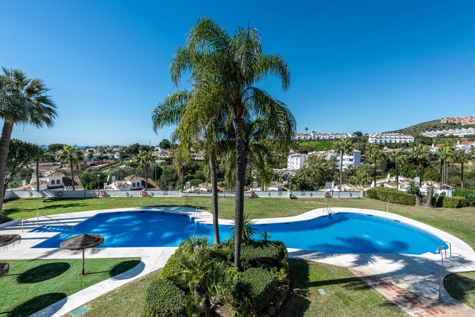 Apartamento de 1 habitación en Calahonda en venta con piscina garaje - 295.000 € (Ref: 9618466)