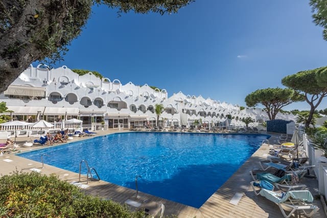 2 Zimmer Haus zu verkaufen in La Reserva, Marbella mit Pool - 327.000 € (Ref: 9681398)