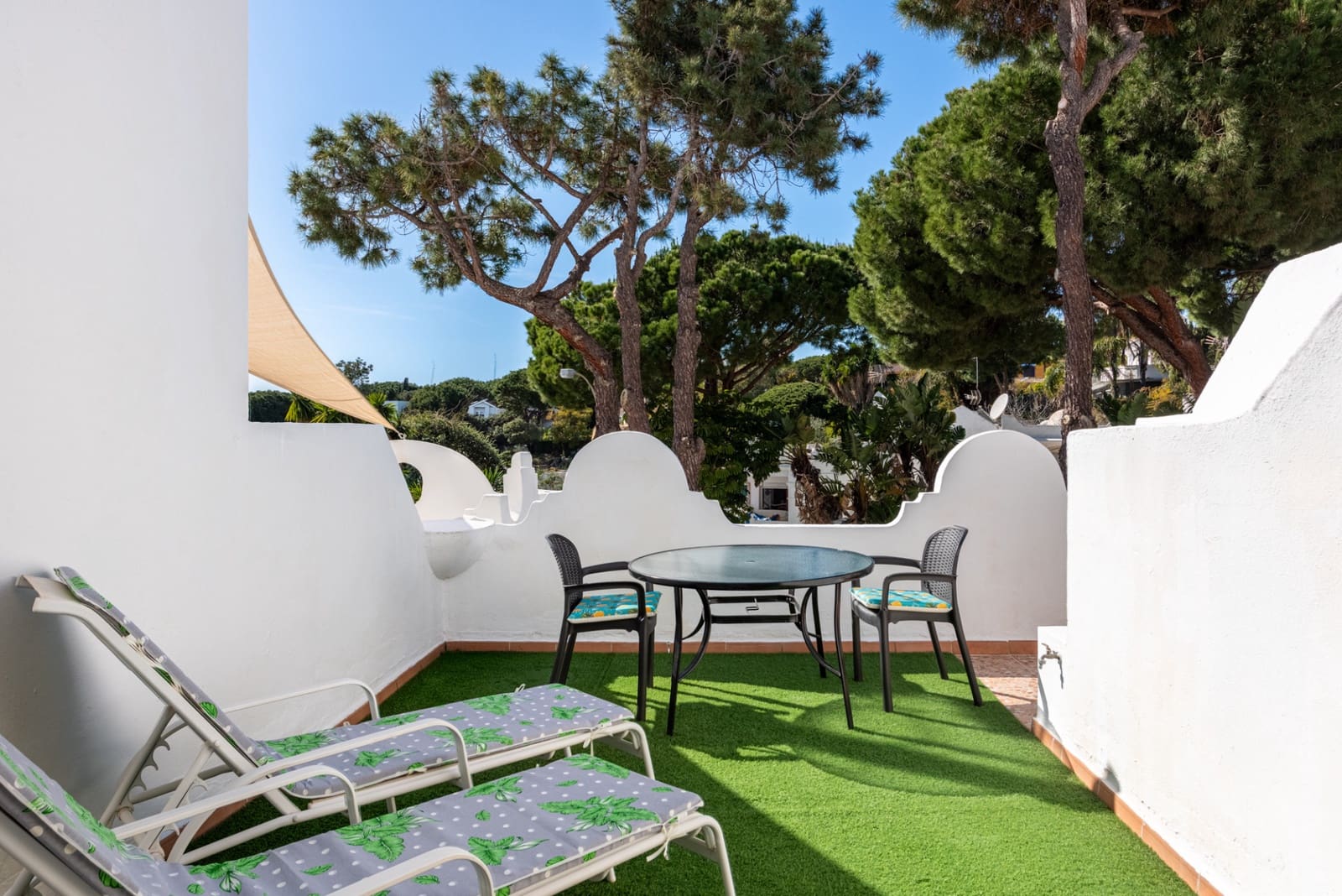 2 soveværelse Byhus til salg i Marbella med swimmingpool - € 327.000 (Ref: 9681398)