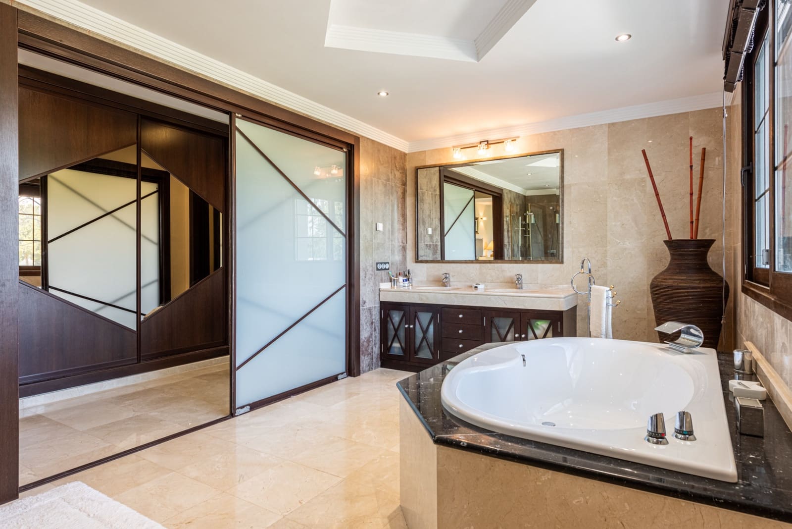 4 bedroom Villa for sale in Mijas Costa with pool garage - € 1,999,500 (Ref: 9694234)