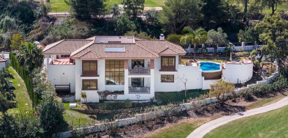 4 bedroom Villa for sale in Mijas Costa with pool garage - € 1,999,500 (Ref: 9694234)