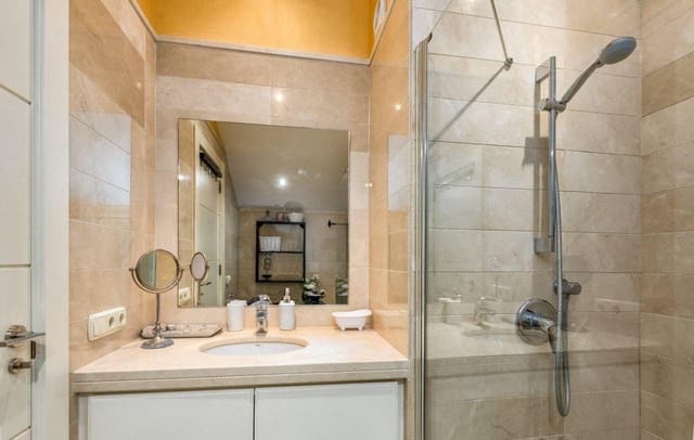 Casa de 3 habitaciones en Mijas Costa, Mijas en venta con piscina garaje - 530.000 € (Ref: 9720576)