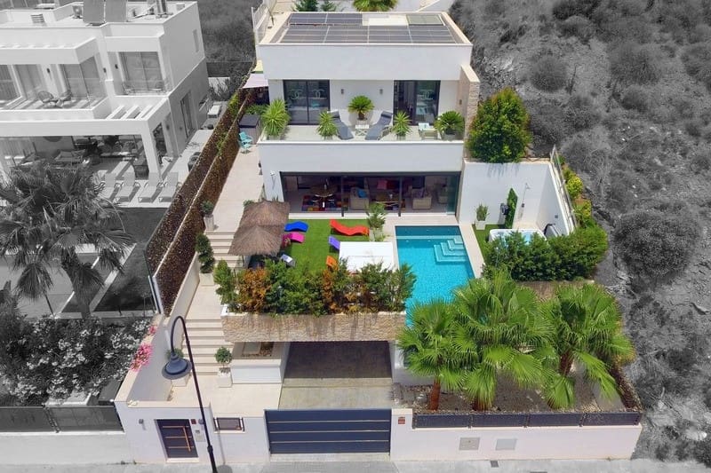 Chalet de 5 habitaciones en La Cala de Mijas en venta con piscina garaje - 2.395.000 € (Ref: 9753528)