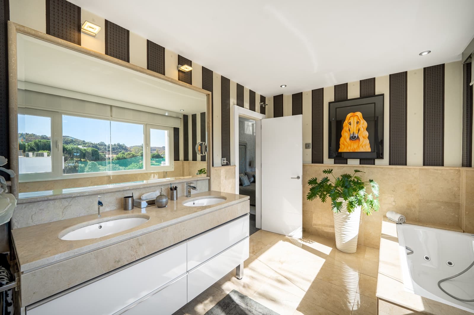 5 slaapkamer Villa te koop in Mijas Costa met zwembad garage - € 1.650.000 (Ref: 9753530)