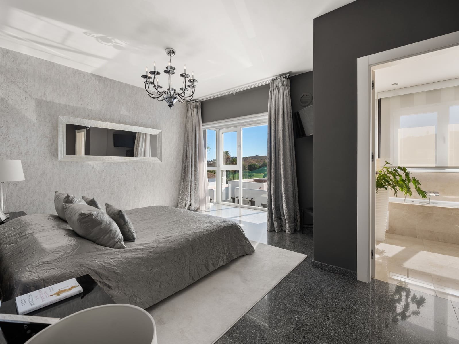 5 slaapkamer Villa te koop in Mijas Costa met zwembad garage - € 1.650.000 (Ref: 9753530)