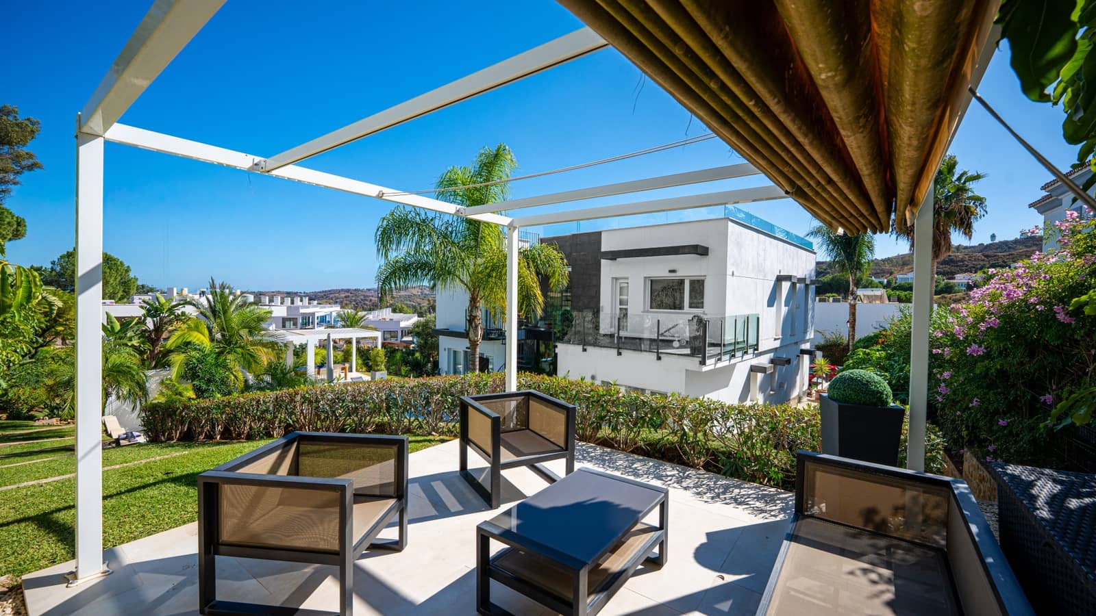 5 slaapkamer Villa te koop in Mijas Costa met zwembad garage - € 1.650.000 (Ref: 9753530)