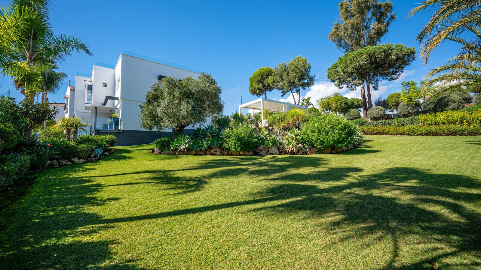 5 slaapkamer Villa te koop in Mijas Costa met zwembad garage - € 1.650.000 (Ref: 9753530)