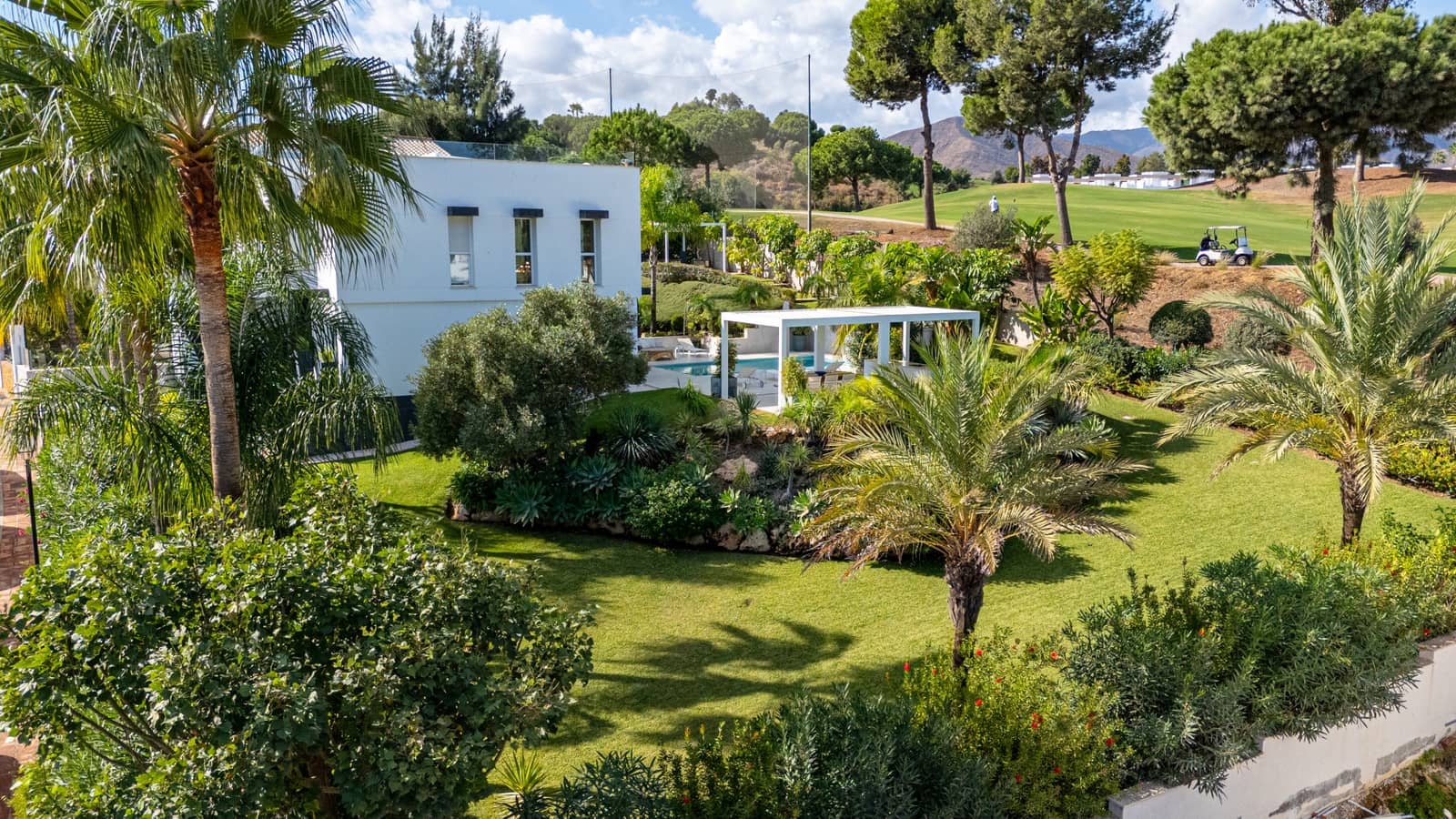 5 slaapkamer Villa te koop in Mijas Costa met zwembad garage - € 1.650.000 (Ref: 9753530)