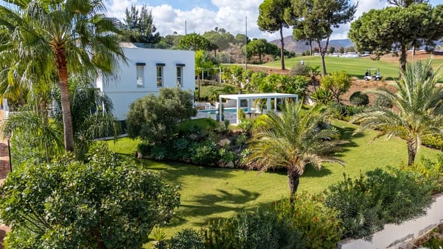 5 bedroom Villa for sale in Mijas Costa, Mijas with pool garage - € 1,650,000 (Ref: 9753530)