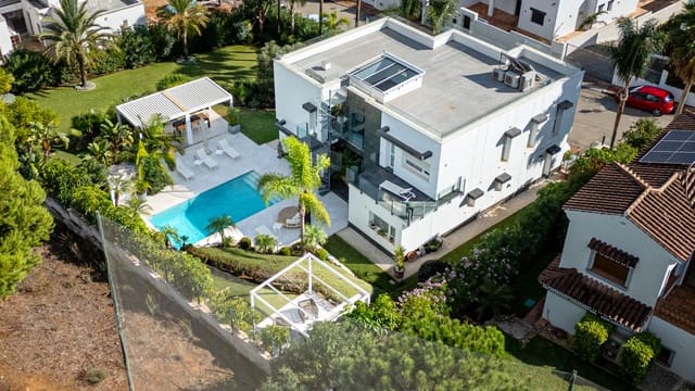 5 soverom Villa til salgs i Mijas Costa, Mijas med svømmebasseng garasje - € 1 650 000 (Ref: 9753530)