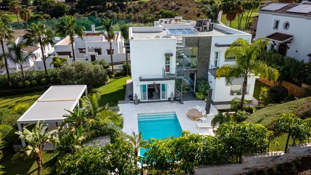 5 soverom Villa til salgs i Mijas Costa, Mijas med svømmebasseng garasje - € 1 650 000 (Ref: 9753530)