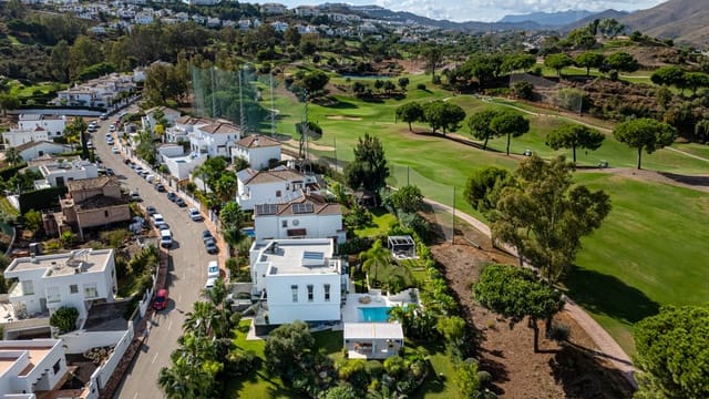 5 soverom Villa til salgs i Mijas Costa, Mijas med svømmebasseng garasje - € 1 650 000 (Ref: 9753530)