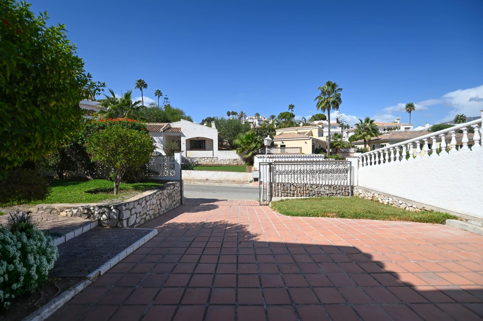 3 bedroom Villa for sale in Mijas Costa with pool garage - € 649,000 (Ref: 9753534)