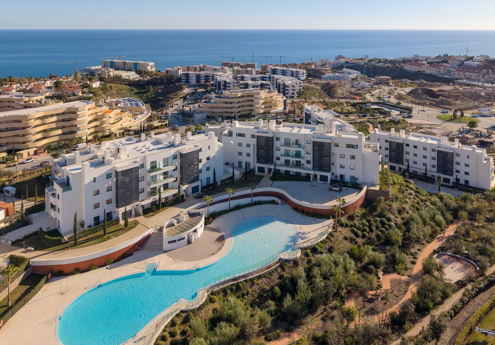 2 soveværelse Lejlighed til salg i Fuengirola med swimmingpool garage - € 649.000 (Ref: 9753536)