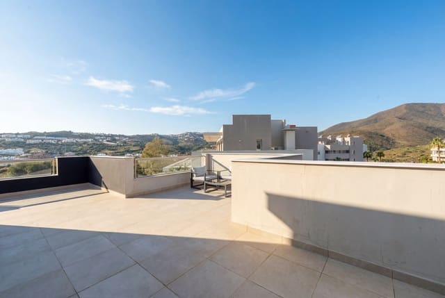 3 soverom Penthouse til salgs i Mijas Costa, Mijas med svømmebasseng garasje - € 697 000 (Ref: 9753537)