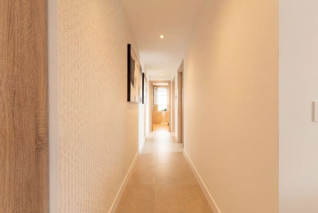 3 soverom Penthouse til salgs i Mijas Costa, Mijas med svømmebasseng garasje - € 697 000 (Ref: 9753537)