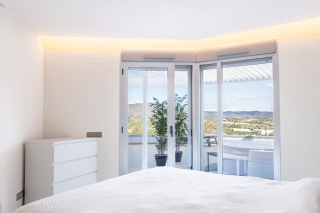 3 soveværelse Lejlighed til salg i Mijas Costa, Mijas med swimmingpool garage - € 690.000 (Ref: 9753539)