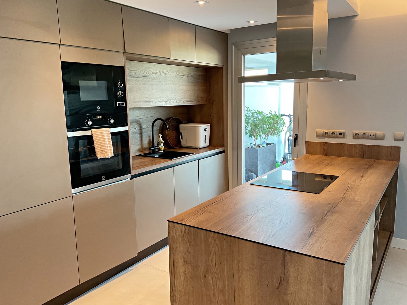 Apartamento de 3 habitaciones en Mijas Costa en venta con piscina garaje - 690.000 € (Ref: 9753539)