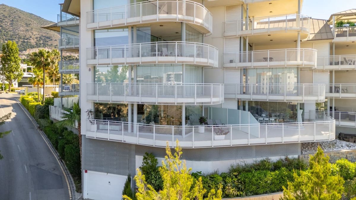 2 sypialnia Apartament na sprzedaż w Fuengirola z basenem garażem - 599 000 € (Ref: 9798160)