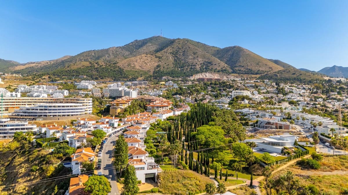 2 sypialnia Apartament na sprzedaż w Fuengirola z basenem garażem - 599 000 € (Ref: 9798160)