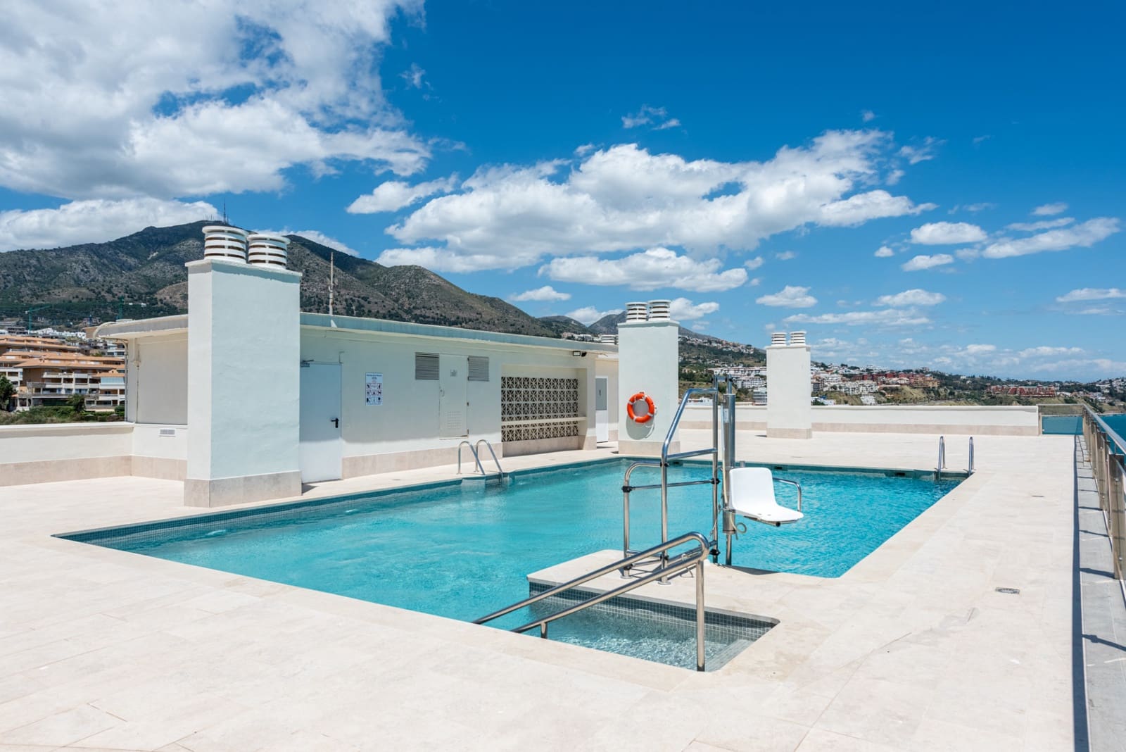 3 bedroom Apartment for sale in Fuengirola with pool garage - € 695,000 (Ref: 9819211)