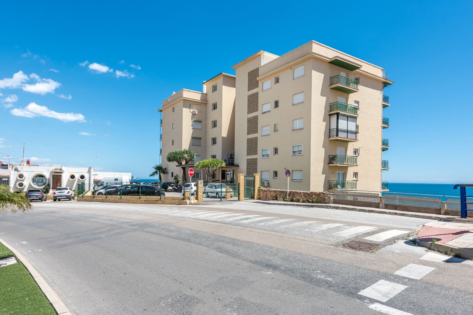 3 bedroom Apartment for sale in Fuengirola with pool garage - € 695,000 (Ref: 9819211)