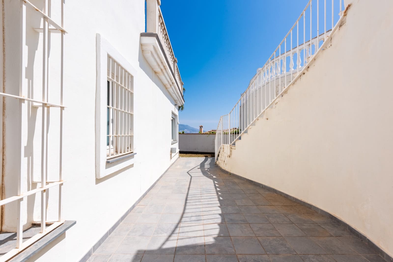 3 soverom Villa til salgs i Mijas Costa med svømmebasseng garasje - € 675 000 (Ref: 9821484)