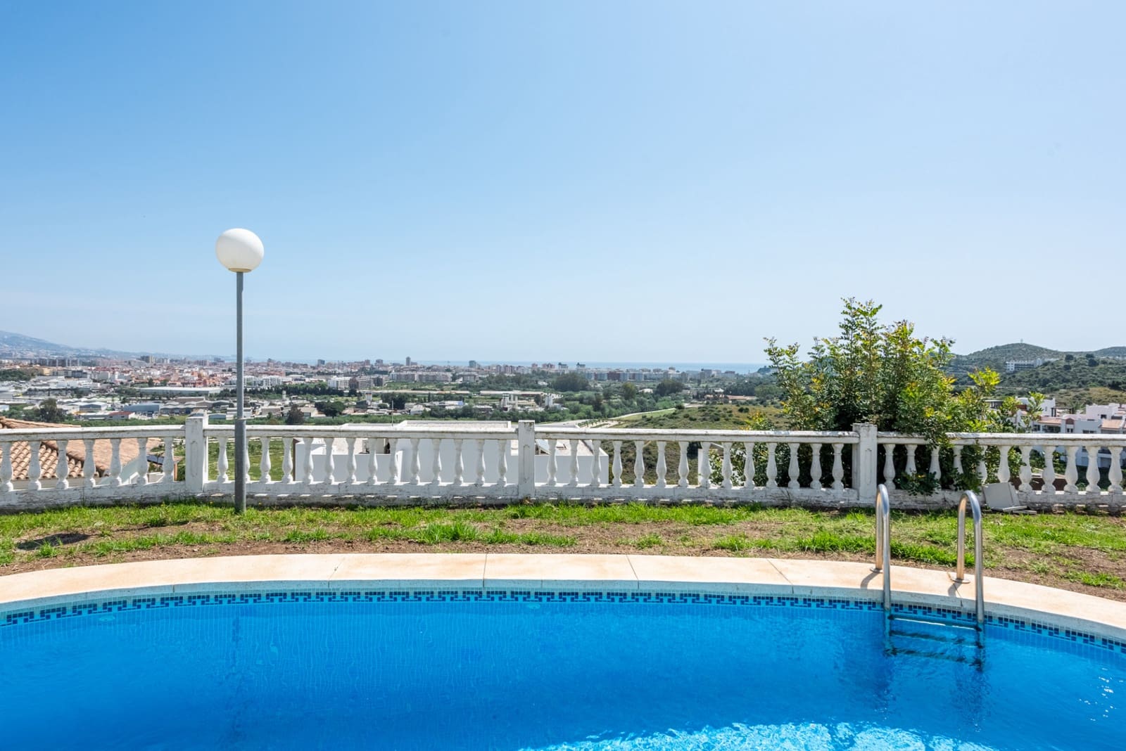 3 soverom Villa til salgs i Mijas Costa med svømmebasseng garasje - € 675 000 (Ref: 9821484)